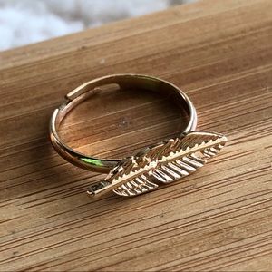 free 🌿 gold feather ring adjustable